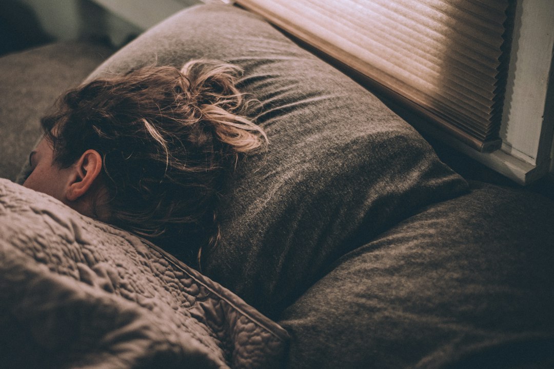 Breathing Difficulties at Night: Common Causes and Natural Ways to Improve Sleep Respiration