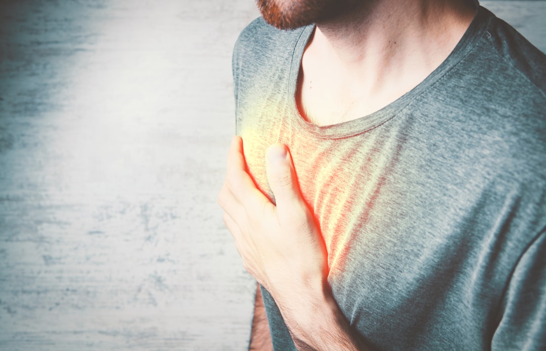 Chest Tightness and Difficulty Breathing: When to Worry and What Causes It